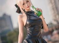 当腐团儿2年前的作品被翻出后，网友怒斥纲手造型不配入目！