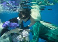 火影忍者：纲手静音水下cos，网友：这年头，coser都要会游泳了吗