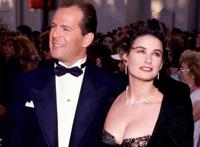 《人鬼情未了》上映30年，女主离婚3次整容失败，男主已患癌离世