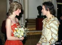 「1981-1997」戴安娜王妃的50张名人合影，从青涩到成熟