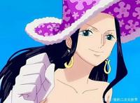 《海贼王》中的黑发美女，罗宾博学，紫罗兰妖艳，她最自恋