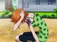 海贼王：娜美受伤合集，自己戳手臂最痛心，对战乌尔缇受伤最重