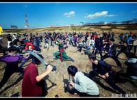 海贼王真人版：这真人版的索隆同时秒杀104个对手，但样貌很无语