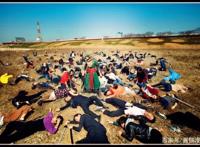 海贼王真人版：这真人版的索隆同时秒杀104个对手，但样貌很无语