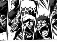 海贼王漫画引争议，索隆挡下双皇合击，果然是尾田亲儿子！