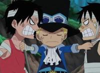 海贼王：想杀路飞，看过他们的背景不？