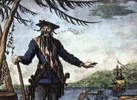 海贼王：终结蒂奇的海兵，瘸腿库赞和梅纳德谁才是新时代的英雄？