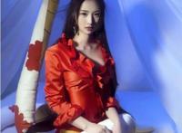 海贼王女帝COS，杨柳细腰大长腿，高颜值完美还原的“大姐姐”