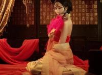 动漫最经典的妲己，被超高颜值美女扮演，额头上的666引人注目！