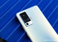 体态苗条大眼睛，二次元美女vivoX50Pro图赏