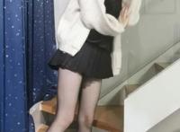 同为二次元美女，轩子双腿上发黄尽显丑态，而她却迷倒了安德罗妮