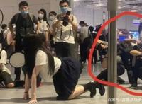 这就是二次元吗？JK女上海漫展姿势太撩人，将安全裤送上热搜