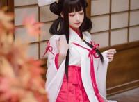 二次元美女，大眼睛和服美腿白袜美女庭院写真