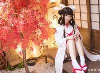 二次元美女，大眼睛和服美腿白袜美女庭院写真