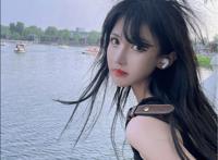 二次元美女游戏首秀，大眼睛勾魂夺魄，粉丝：这不比电气鼠好看？