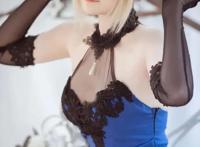 cosplay美女|二次元cos大赏|saber设定集蓝礼服，太迷人了