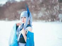 二次元白发蓝衣美女cosplay阴阳师雪女