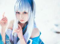 二次元白发蓝衣美女cosplay阴阳师雪女