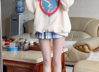 从上百作品到全部下架，网友表示要买电气鼠穿过的袜子，当作留恋