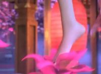 动漫美少女的小脚丫，又娇小又可爱，隔着屏幕都能闻到味道