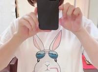 40岁漫画家被迫女装营业，黑丝、白丝轮番上，还有护士装COS