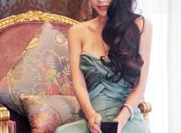 天梦冰蚕灵眸少年，轻轻的触摸着云雾的细腻肌肤！