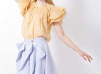 天梦冰蚕灵眸少年，轻轻的触摸着云雾的细腻肌肤！