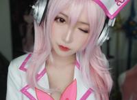 腐团儿最性感cos！虽有遮不住的美腿，但输给了轩子的成熟知性