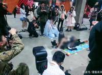 漫展又双叒叕出事，coser上演不雅姿势，女主：我不是你们二次元