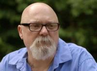 少女惨遭绑架强暴，却成了情色网P站上的迷片“主角”