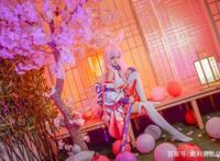 崩坏2八重樱cos：小姐姐的颜值打100分都不够，网友：腿长有1米！