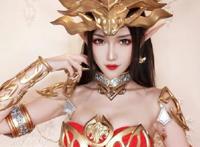 斗破苍穹：腐团儿COS美杜莎女王，颜值与气质并存，堪称巅峰之作