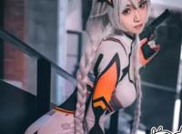 05后COS琪亚娜走红，当她抬腿的那刻，网友：这谁顶得住？