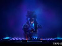 至臻琪亚娜身着价值近十万，引来LOL官博“撸妹儿”羡慕