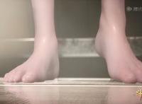 斗罗大陆：比比东绝美出浴、描眉点唇，升级为女皇，胡列娜一步登天