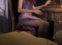 比比东素颜太美，紫色吊带加大长腿，配上粉红色口红，满满的羡慕