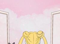 美少女战士：月野兔的背影和正面壁纸，哪个你最喜欢？