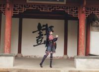 刻晴在现实跳舞，甘雨派蒙变纸质手办，原神二创真实感爆棚