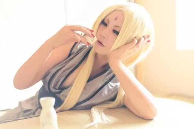 火影忍者：这个纲手COS好凶啊网友：惊爆了我的眼球！