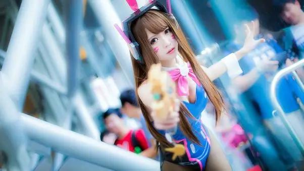 火影忍者：真人cosplay，纲手、春野樱上榜，你认为谁最漂亮？