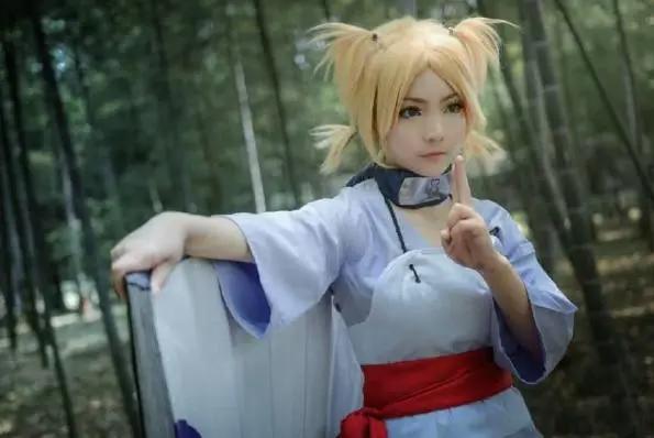 火影忍者：真人cosplay，纲手、春野樱上榜，你认为谁最漂亮？