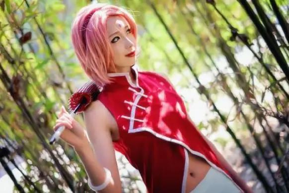 火影忍者：真人cosplay，纲手、春野樱上榜，你认为谁最漂亮？