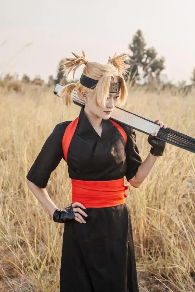 火影忍者：手鞠cos，虽然身材完美还原，但是假发真的糟糕