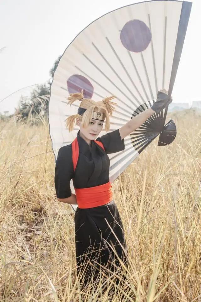 火影忍者：手鞠cos，虽然身材完美还原，但是假发真的糟糕