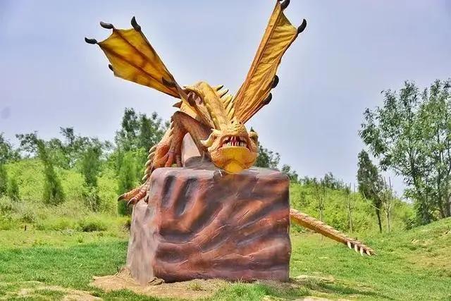 和奈良小鹿亲密接触，不用去日本，郑州伏羲山云上牧场有你好玩！