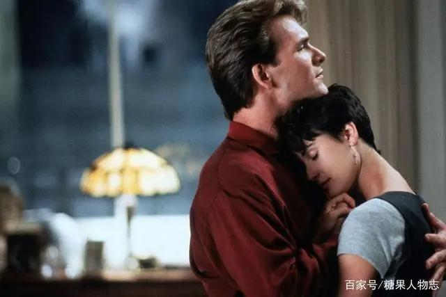 《人鬼情未了》上映30年，女主离婚3次整容失败，男主已患癌离世