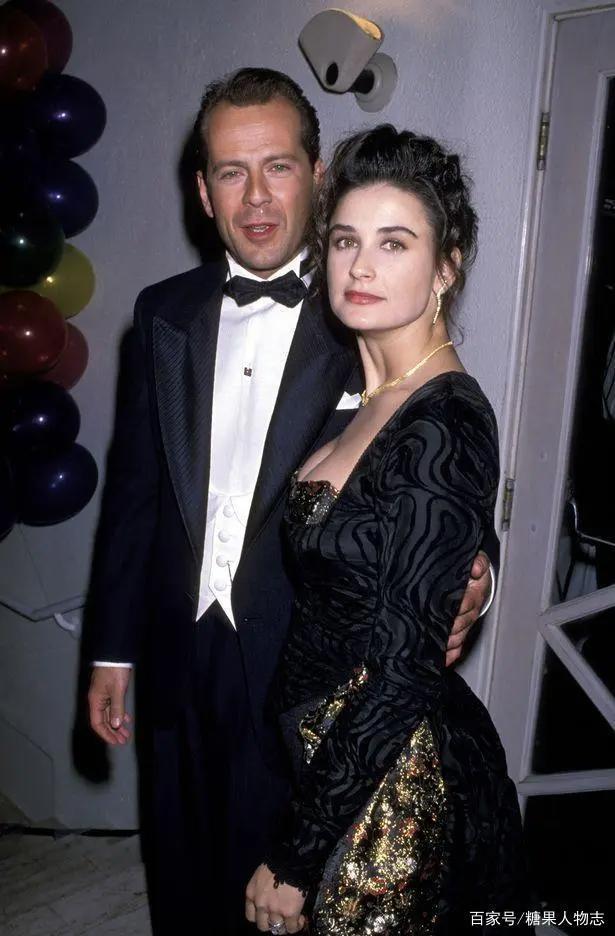 《人鬼情未了》上映30年，女主离婚3次整容失败，男主已患癌离世