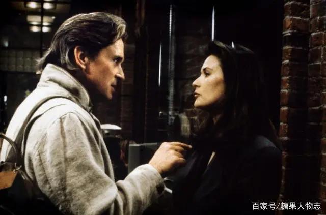 《人鬼情未了》上映30年，女主离婚3次整容失败，男主已患癌离世