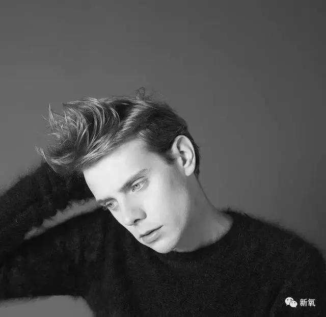 他是首位拥有Z世代时尚明星所有必须气质的人？