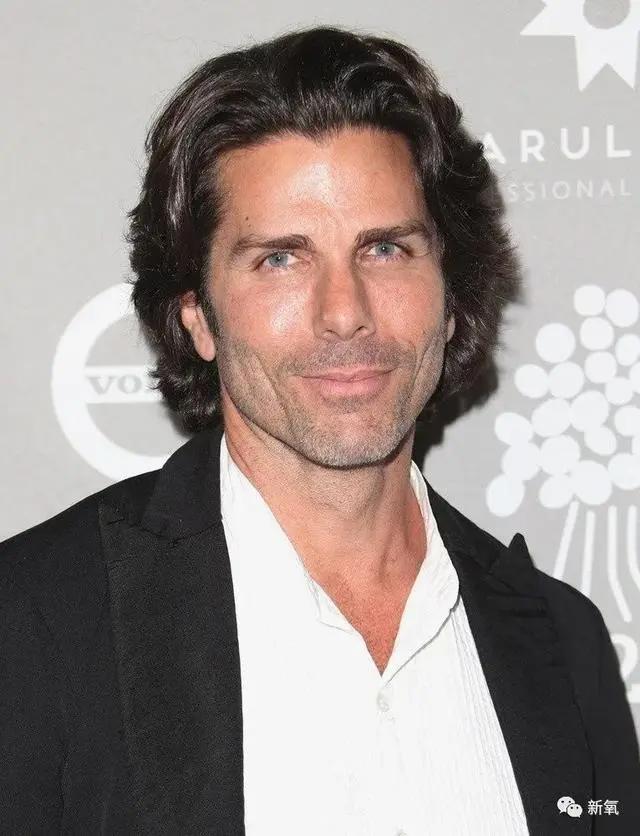 他是首位拥有Z世代时尚明星所有必须气质的人？